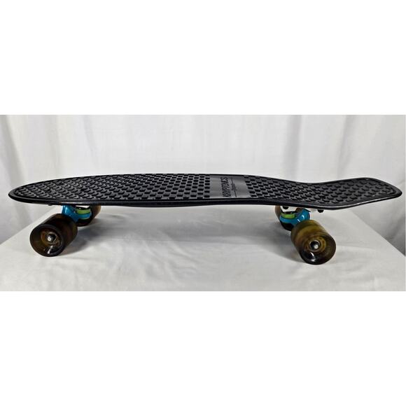 KRYPTONICS VINTAGE 1965 TORPEDO BLACK BLOCK GRID DESIGN PENNY CRUISER SKATEBOARD - Picture 3 of 10
